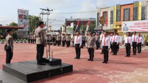 Pemberian Penghargaan kepada Personil Polri Berprestasi di Lingkungan Polres Sanggau