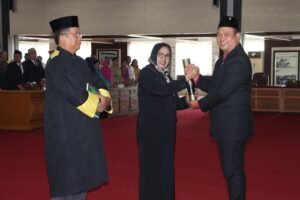 DPRD Sanggau Gelar Pelantikan Anggota PAW Pengganti Arkadius Mungpin