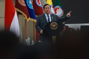 Menteri Pertahanan Prabowo Subianto Melantik Mayjen TNI Jonni Mahroza menjadi Rektor Universitas Pertahanan RI