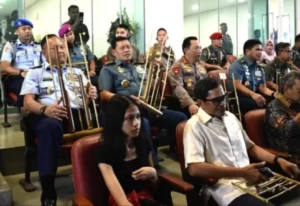 Panglima TNI dan Ketum Dharma Pertiwi Turut Ambil Bagian Dalam Angklung Guinness World of Records