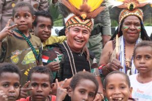 Beri Dukungan Moril Prajurit, Pangdam XII/Tpr Masuk Wilayah Zona Merah di Papua Tengah