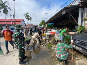 Sambut Hari Juang TNI AD, Kodim 1204 / Sanggau Gelar Karya Bakti Pembersihan Sarana Umum