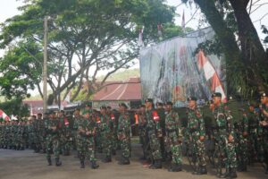 Danrem Wijayakusuma Irup Penyerahan Simbol Infanteri dan Lepas Tonting Yudha Wastu Pramuka Jaya Etape Pertama