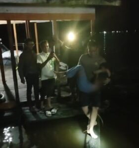 Aksi Heroik Bripka Wiliam Selamatkan Wanita dari Upaya Bunuh Diri di Sungai Kapuas