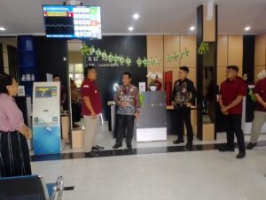 Imigrasi Sanggau Launchinh E – Paspor, Pj Bupati Sanggau Didaulat Yang Pertama.
