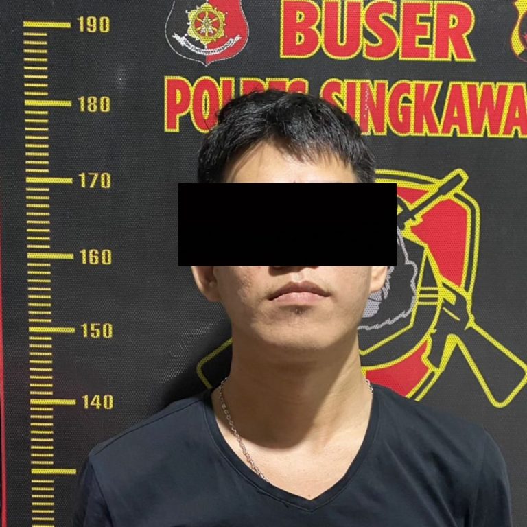 Foto/// Tersangka judi togel berisial DC diamankan di Kantor Polisi///