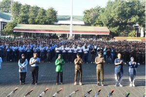 Pangdivif 3 Kostrad Hadiri Olahraga Bersama dalam Rangka HUT Bhayangkara ke-78 di Makassar