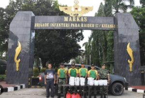 Brigif 17 Kostrad Laksanakan Jum’at Berkah di Cijantung