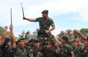 Panglima Divif 3 Kostrad Tinjau Yonarmed 6 Kostrad: Jago Perang, Jago Tembak, Jago Bela Diri