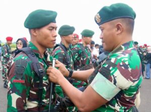 Penyematan Brevet Wing Para Dasar Kepada Empat Prajurit Yonif 330 Kostrad