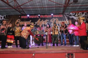 Komandan Kodim 1204/Sanggau Hadiri  Penutupan Gawai Adat Dayak  ke XX Kabupaten Sanggau tahun 2024.