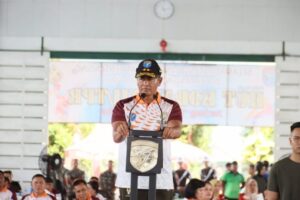 Pangdam Tanjungpura Serahkan Piala dan Hadiah Kejuaraan Bola Voli HUT Ke-66 Kodam XII/Tpr