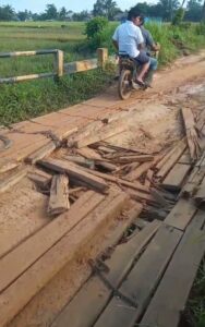 Jembatan Merbang Rusak, Warga Berharap Dinas Terkait Segera Perbaiki