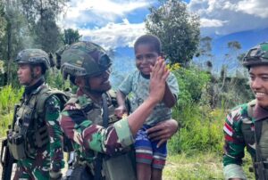 Minggu Ceria Berbagi dengan Anak-Anak di Kampung Holomama, Intan Jaya, Papua