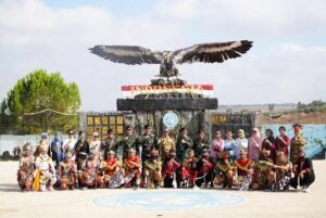 Satgas Indobatt XXIII-R Kibarkan Semangat Kemerdekaan RI ke-79 di Tanah Lebanon