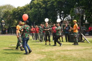 Kostrad Gelar Berbagai Lomba 17 Agustus