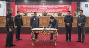 Rapat Paripurna Penandatanganan Nota Kesepakatan KUA-PPAS APBD TA 2025
