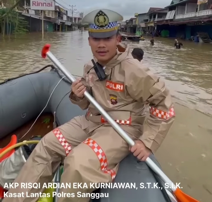 Banjir Semakin Meninggi, Kasat Lantas Sarankan Jalur Alternatif