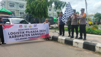Pj Bupati Lepas Kendaraan Logistik Pilkada 2024 Menuju Kecamatan