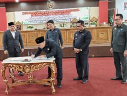 Tujuh Fraksi DPRD Menerima dan Menyetujui Raperda Menjadi Perda Dalam Paripurna Ke-7