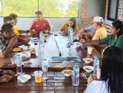 Partai Golkar Sanggau Beri Hadiah Motor Bagi Yang Beruntung Di Senam Partai Golkar