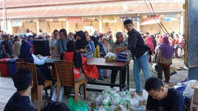 Selisih Harga Sampai 25.000,- Pasar Murah Diserbu Warga Sanggau