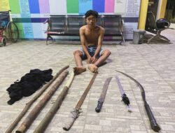 Aksi Tawuran Bersenjata Tajam Dibubarkan, Seorang Remaja Dan 4 Buah Sajam Serta Balok Kayu Diamankan
