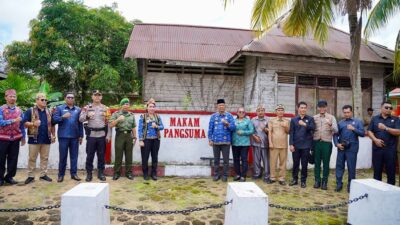 Jelang HUT Kota Sanggau,Wakil Bupati Ziarah dan Tabur Bunga dimakam Pangsuma