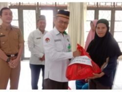 Bersinergi Dalam Aksi Sosial, Bagikan Paket Ramadhan