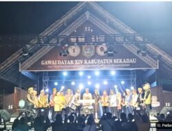 Meriah dan Penuh Makna, PGD Sekadau ke-XIV Resmi Ditutup Bupati Aron