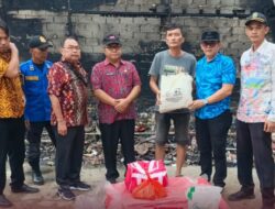 Pemkot Serahkan Bantuan Kepada Warga Korban Kebakaran