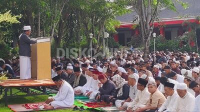 Ribuan Umat Muslim Sanggau Padati Shalat Idulfitri 1447 H di Halaman Kantor Pemda