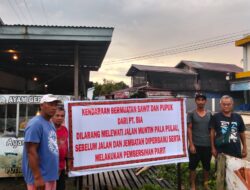 Jalan Desa Hancur Diduga Akibat Truk Sawit, Warga Blokade Akses PT BIA