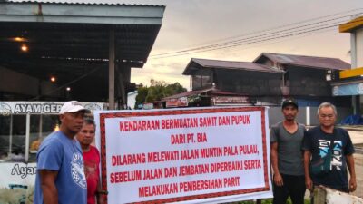 Jalan Desa Hancur Diduga Akibat Truk Sawit, Warga Blokade Akses PT BIA