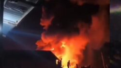 Kapal Bermuatan BBM Terbakar di Ketapang, Satu ABK Hilang
