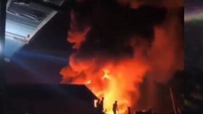 Kapal Bermuatan BBM Terbakar di Ketapang, Satu ABK Hilang