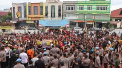 Ratusan Massa Demo di Mapolres Sanggau, Tuntut Rekan Ditangkap Kasus PETI Dibebaskan