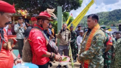 Pangkogabwilhan I Kunjungi Tayan Hilir, Serahkan 50 Paket Sembako