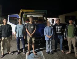 BREAKING NEWS: Polsek Sekayam Amankan Truk Bermuatan 126 Karung Pupuk Subsidi, Seorang Perempuan Ikut Diamankan