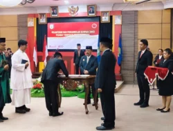 Lantik 12 Pejabat Eselon II, Bupati Sanggau Tekankan Kinerja dan Efisiensi Anggaran