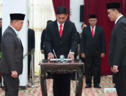 Ria Norsan Lantik Hendra sebagai Pj Sekda Kalbar, Tekankan Kepemimpinan dan Penguatan Tata Kelola Pemerintahan